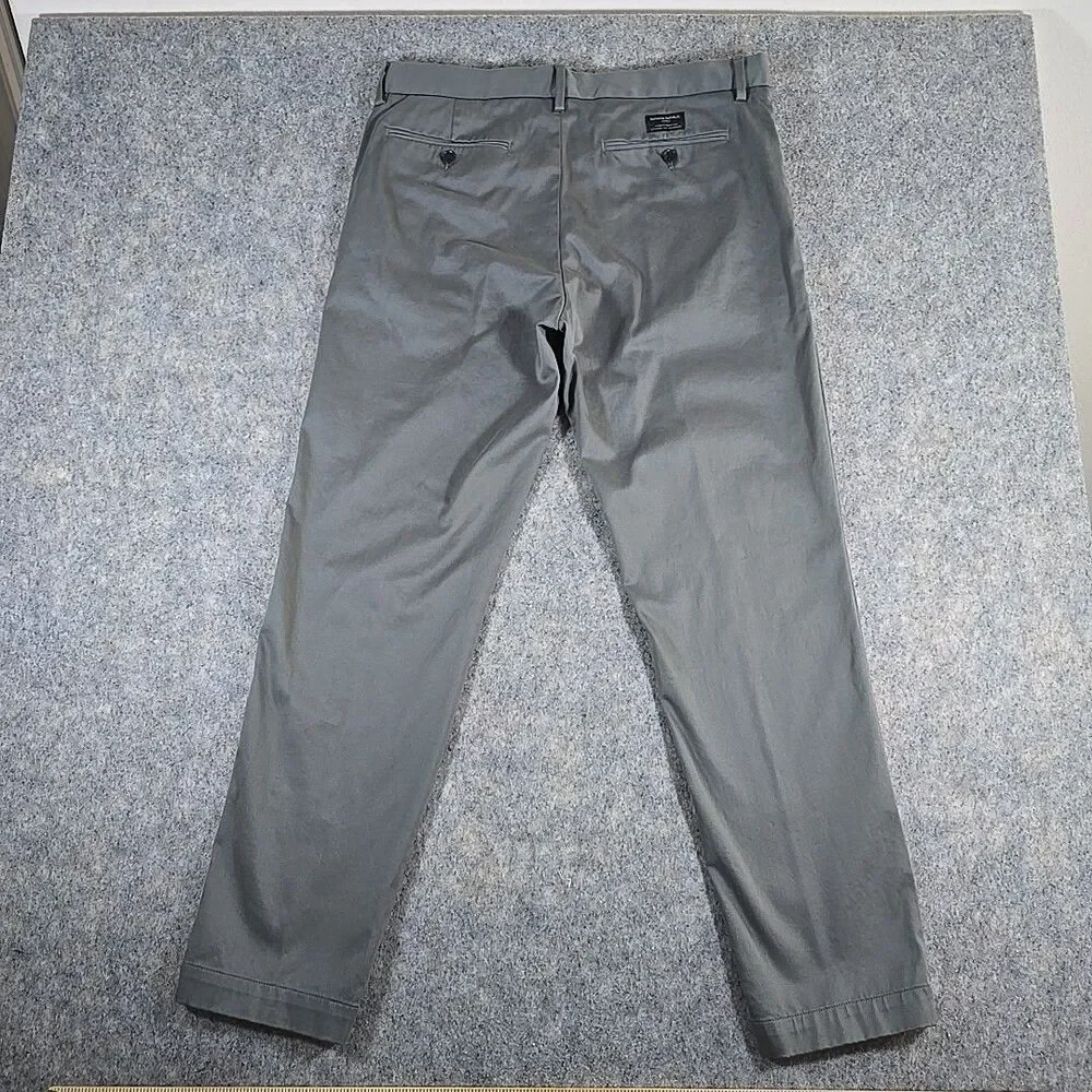 Banana Republic Classic Chinos Pants Mens 35 X 32 Gray Trouser Slack Work 2 Play